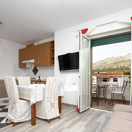 A2 - Modern Apt Near The Beach With Two Balconies